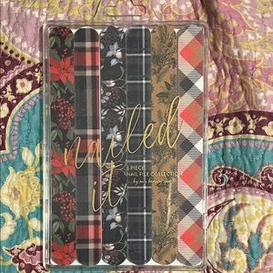 NWT Nailed It 6 Piece Plaid and Floral Nail File Set